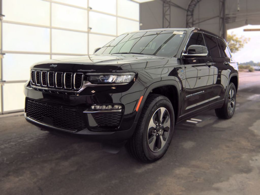 2025 Jeep Grand Cherokee photo