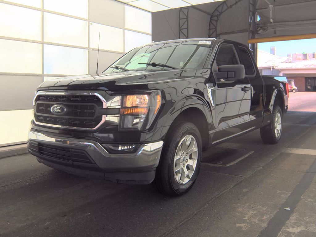 2023 Ford F-150 XLT photo