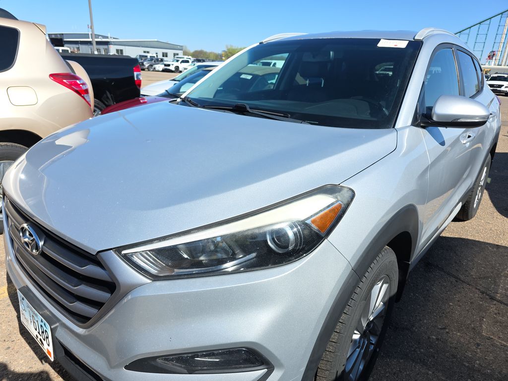 2017 Hyundai Tucson SE Plus photo