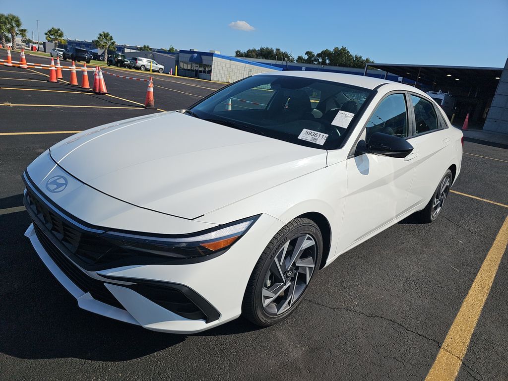 2025 Hyundai Elantra SEL Sport photo
