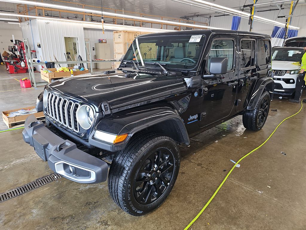 2025 Jeep Wrangler Sahara photo