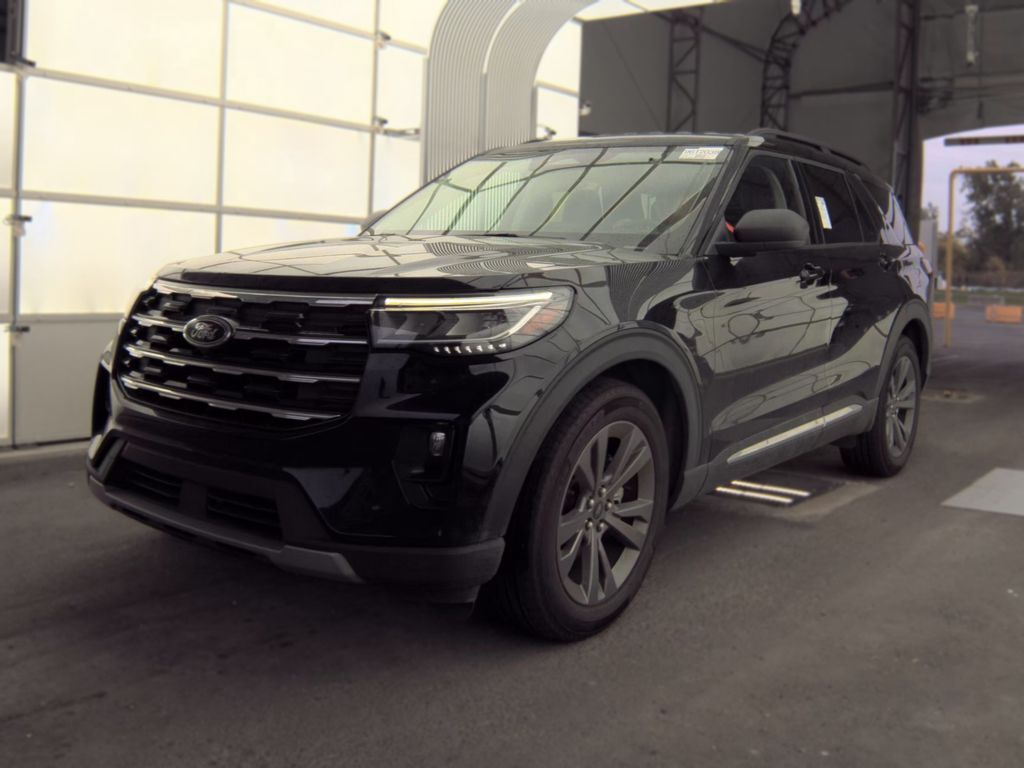 2025 Ford Explorer Active photo