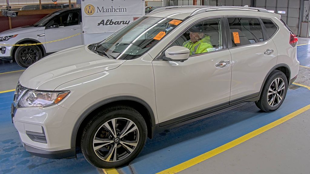 2019 Nissan Rogue SV photo