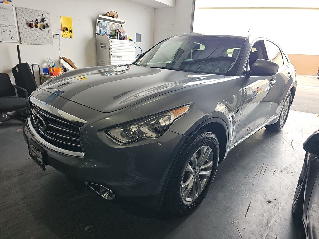 2016 INFINITI QX70 photo