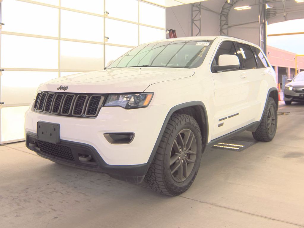 2016 Jeep Grand Cherokee Laredo photo