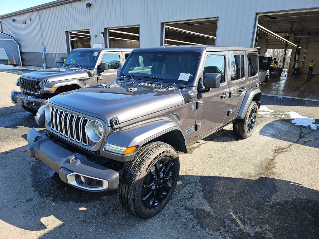 2025 Jeep Wrangler Sahara photo