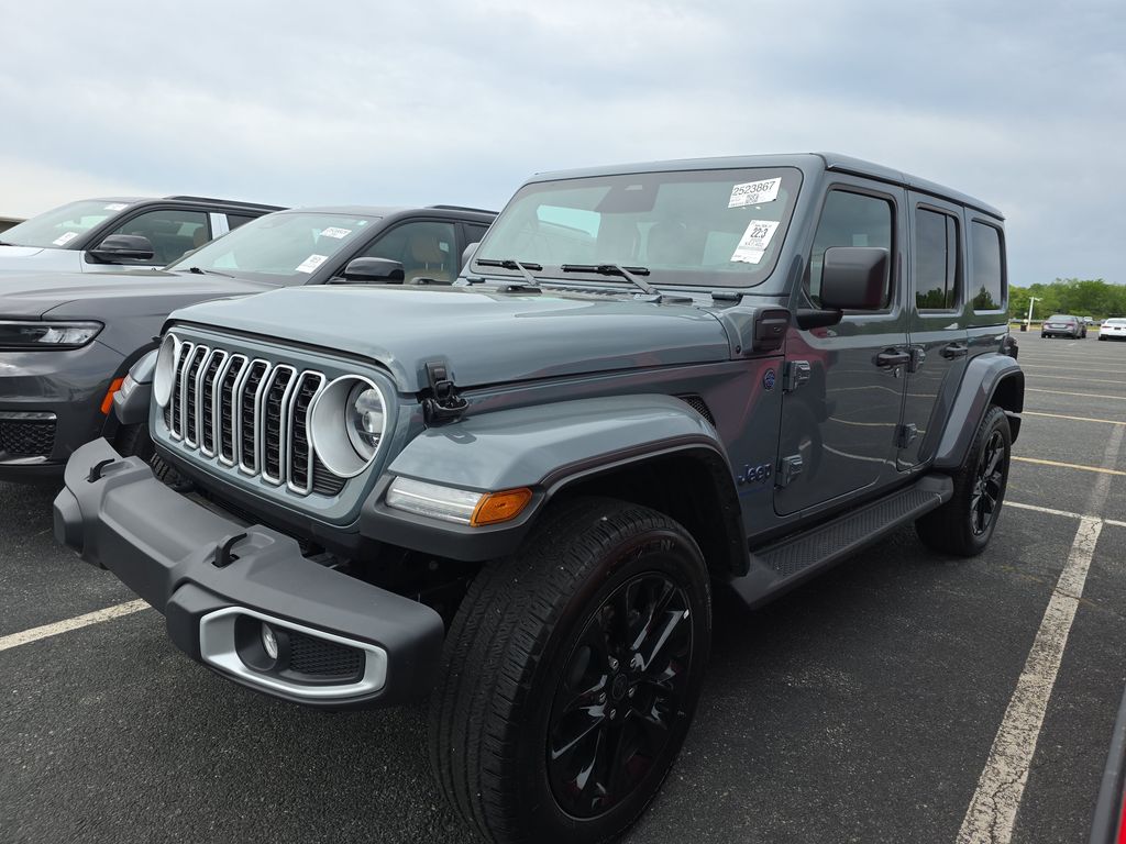 2025 Jeep Wrangler Sahara photo