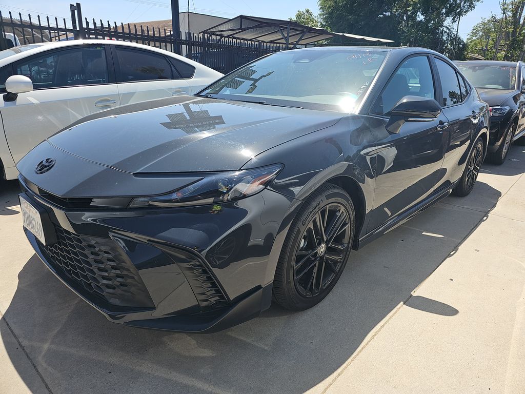 2025 Toyota Camry SE photo