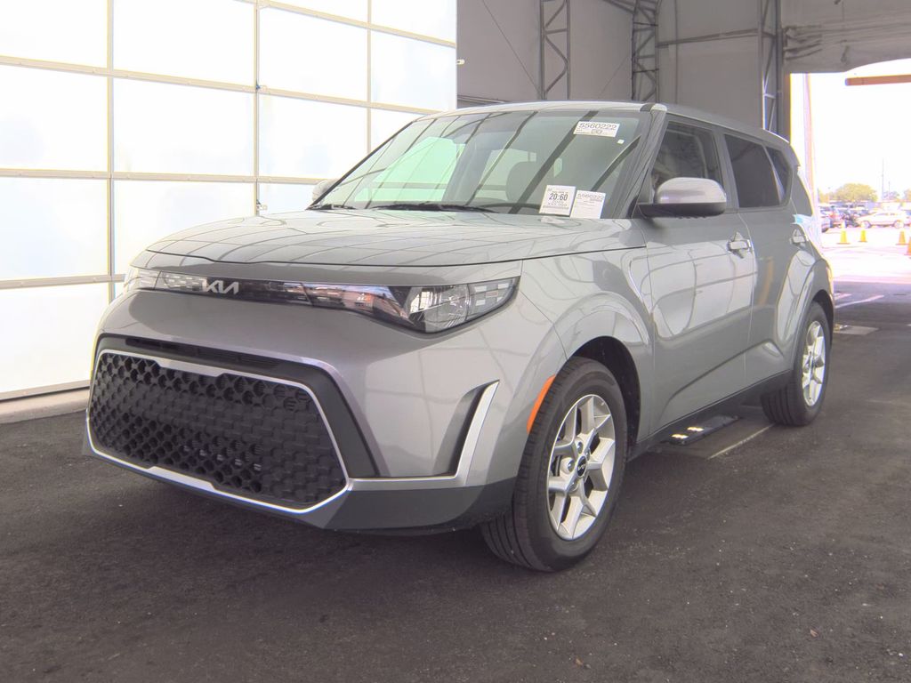 2025 Kia Soul LX photo