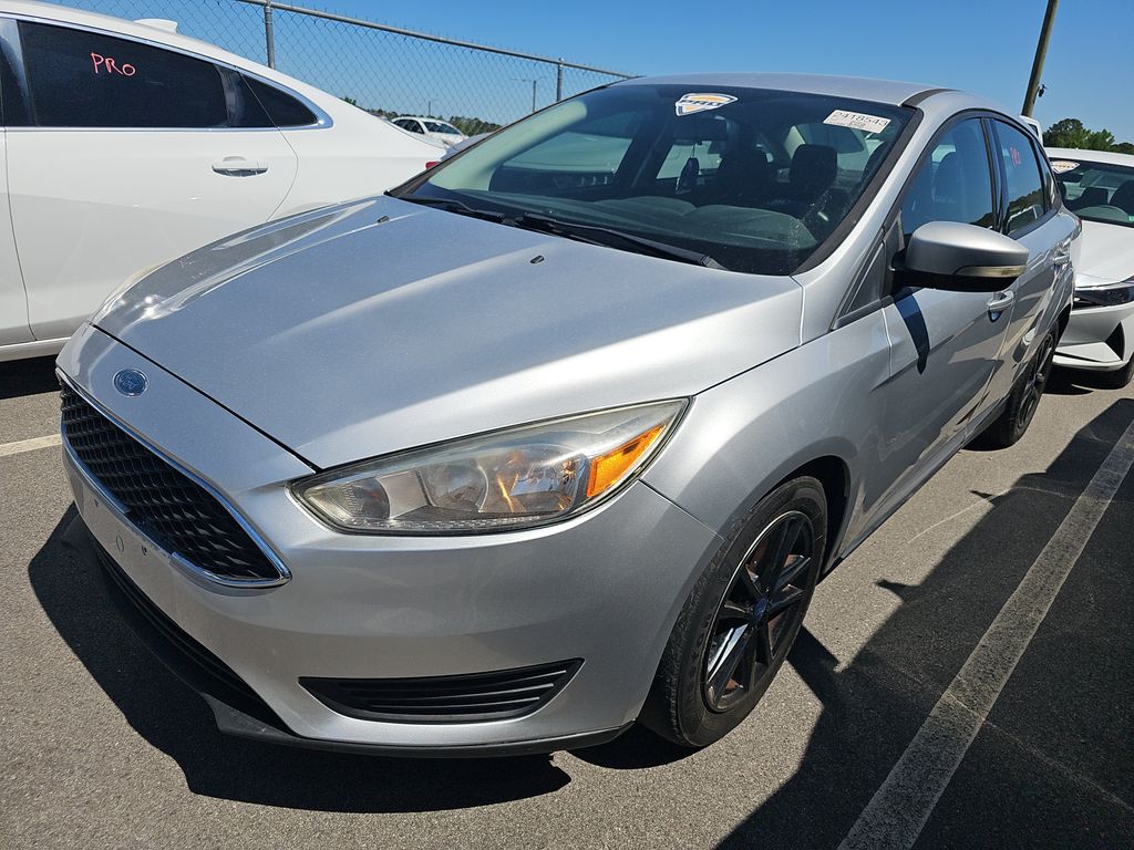 2017 Ford Focus SE photo