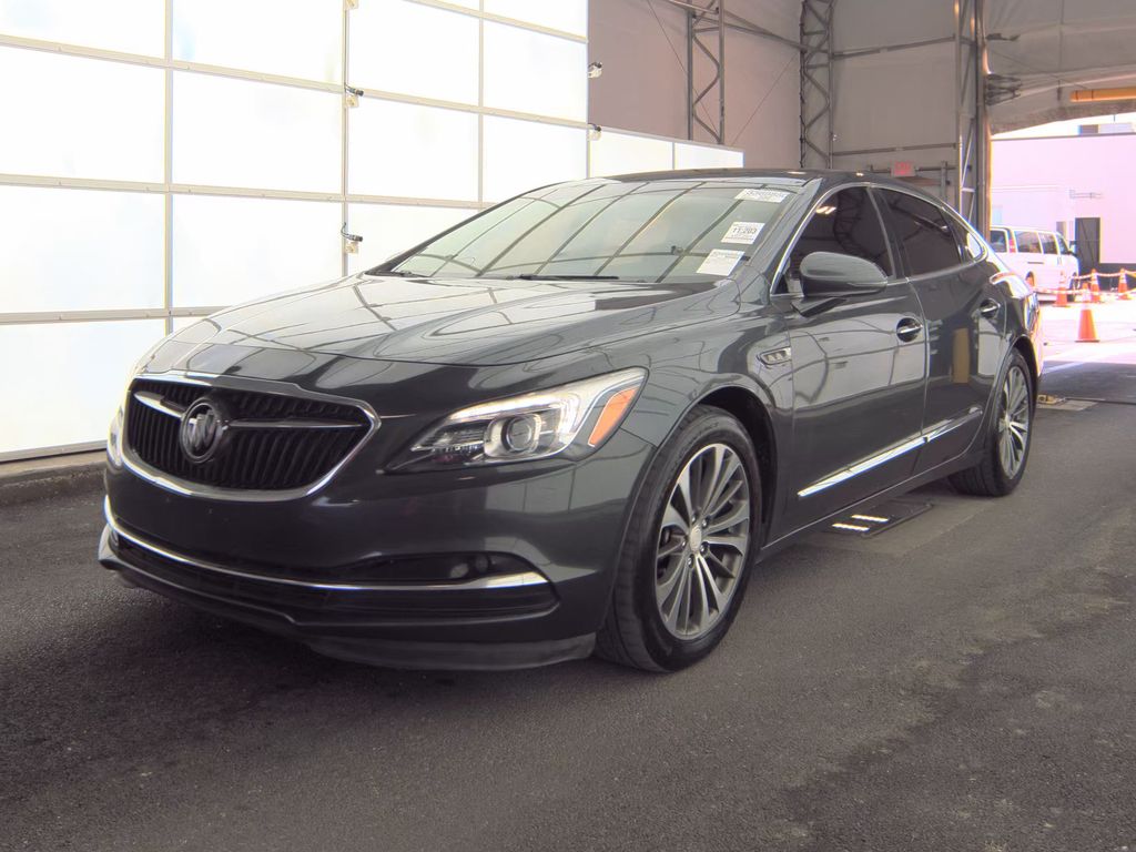 2017 Buick Lacrosse Essence photo
