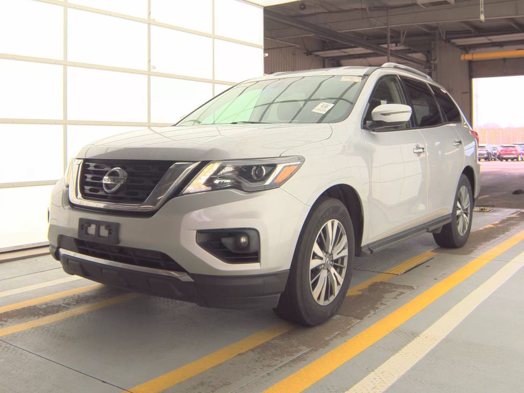 2018 Nissan Pathfinder SV photo