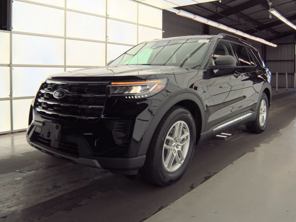 2025 Ford Explorer Active photo