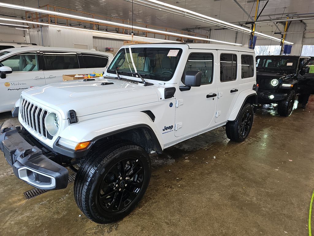 2025 Jeep Wrangler Sahara photo