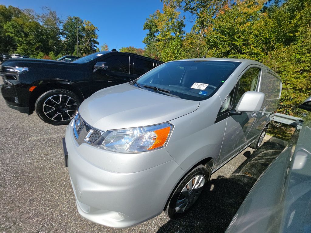2013 Nissan NV200 SV photo