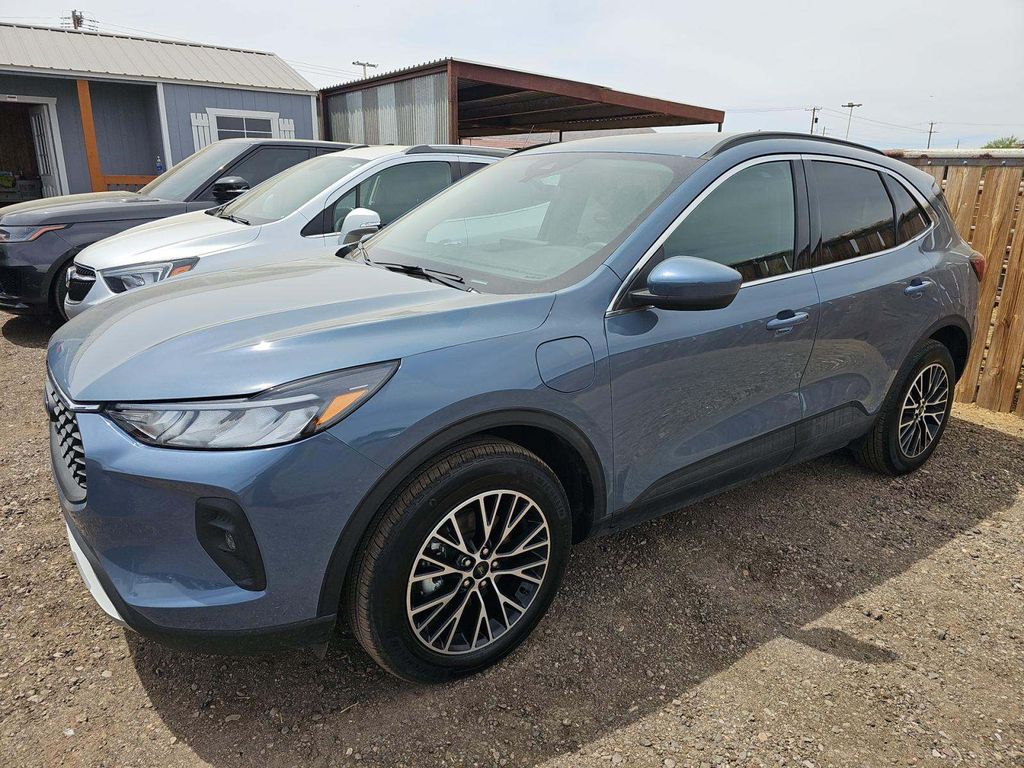 2025 Ford Escape Phev photo