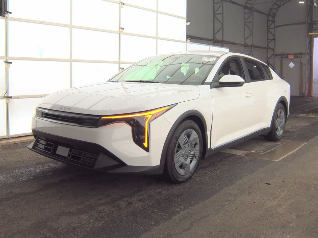 2025 Kia K4 LX photo