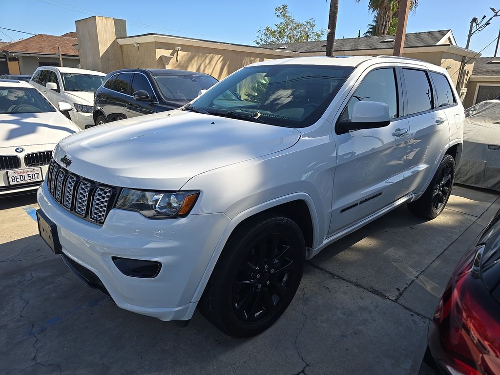 2021 Jeep Grand Cherokee Laredo X photo