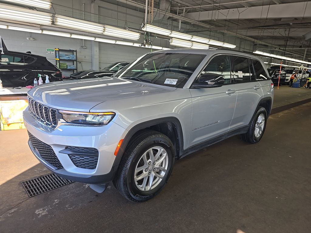2025 Jeep Grand Cherokee Laredo X photo