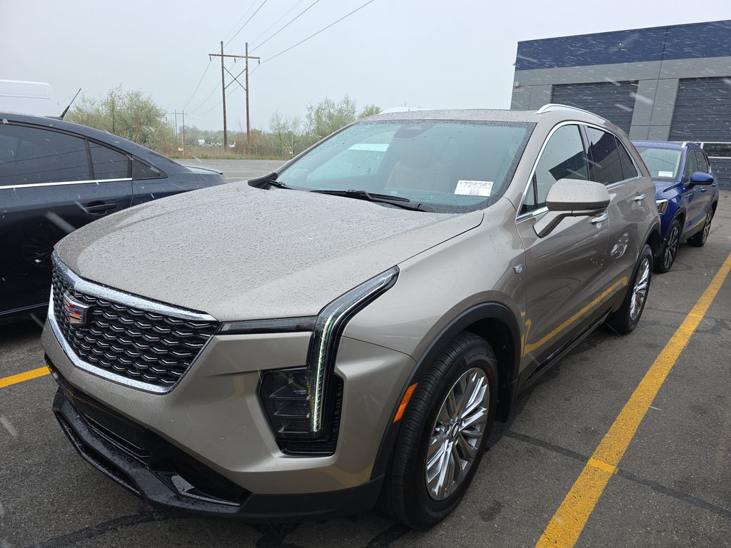 2025 Cadillac XT4 Prem LUX photo