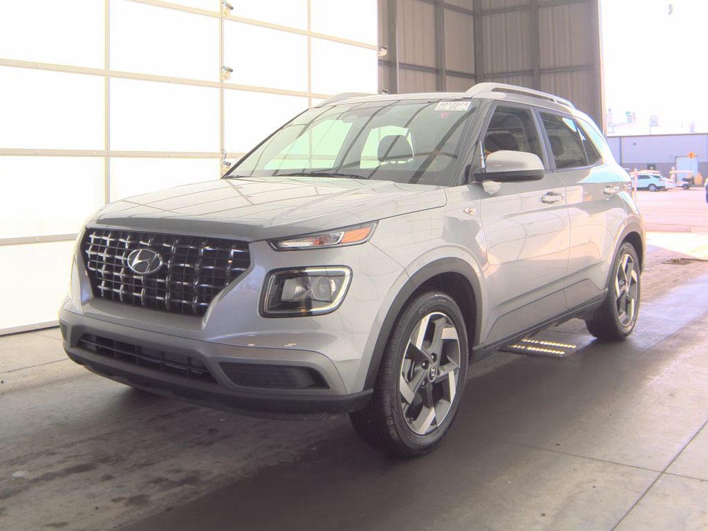 2025 Hyundai Venue SEL photo