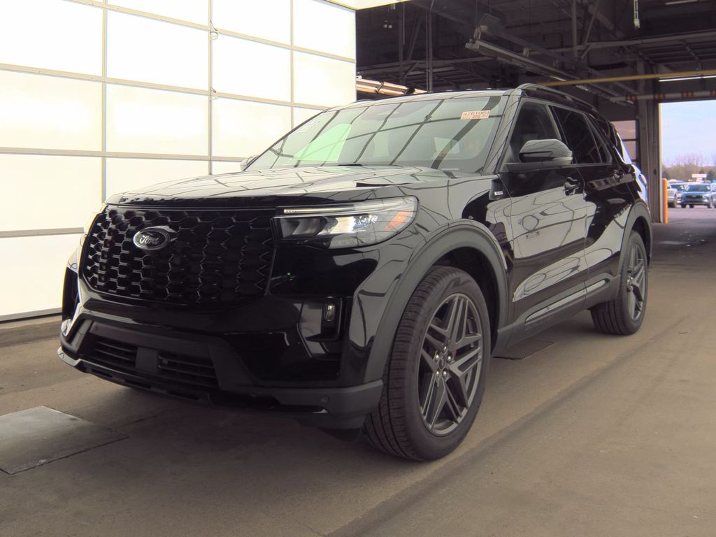 2025 Ford Explorer ST-Line photo