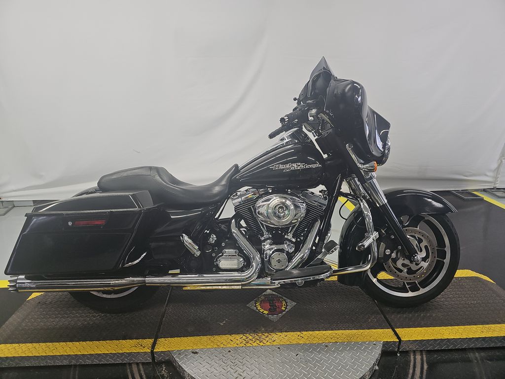 2012 Harley-Davidson Flhx photo