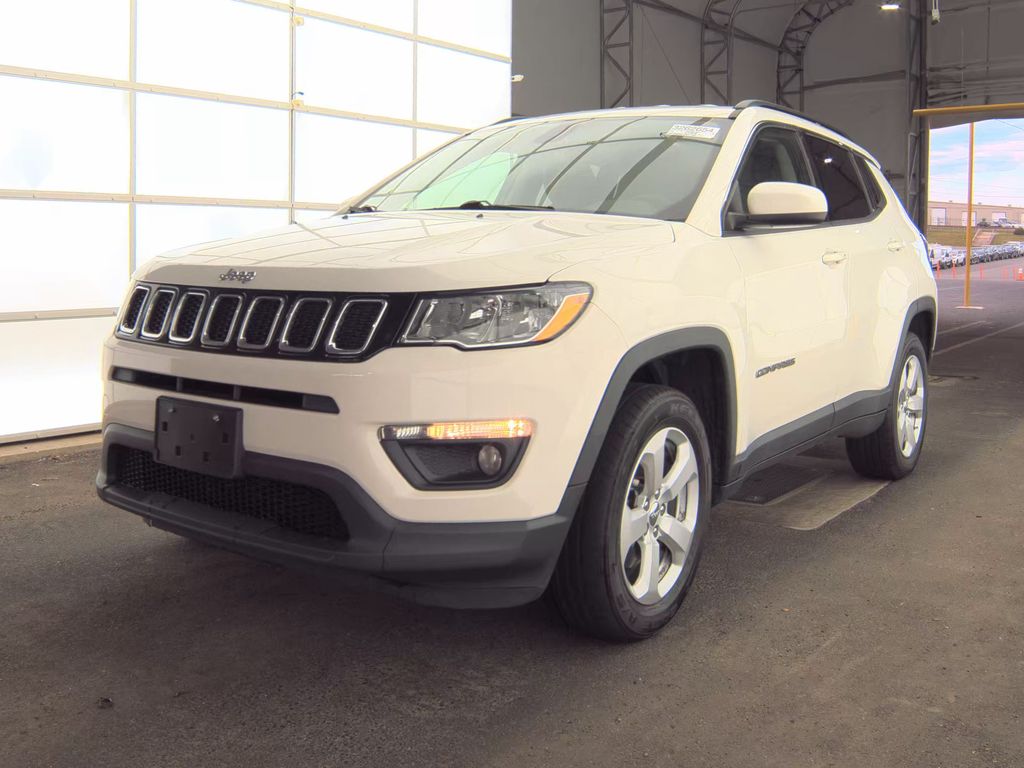 2018 Jeep Compass Latitude photo