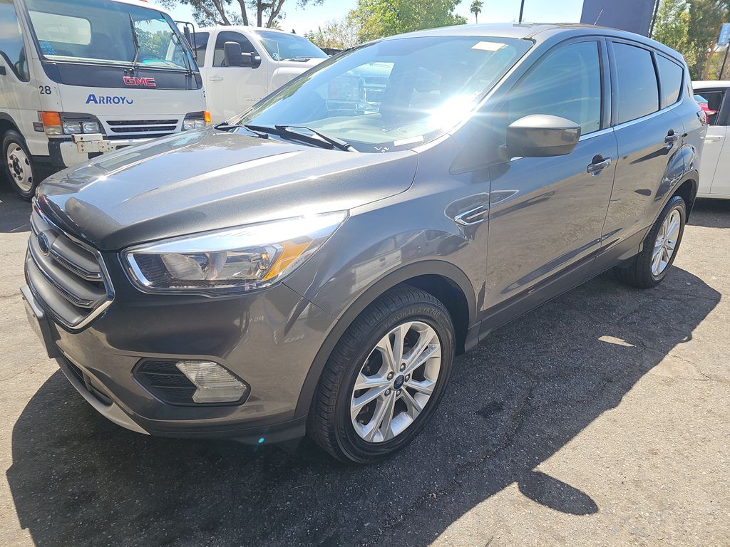 2019 Ford Escape SE photo