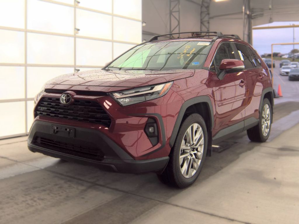 2025 Toyota RAV4 XLE Premiu photo
