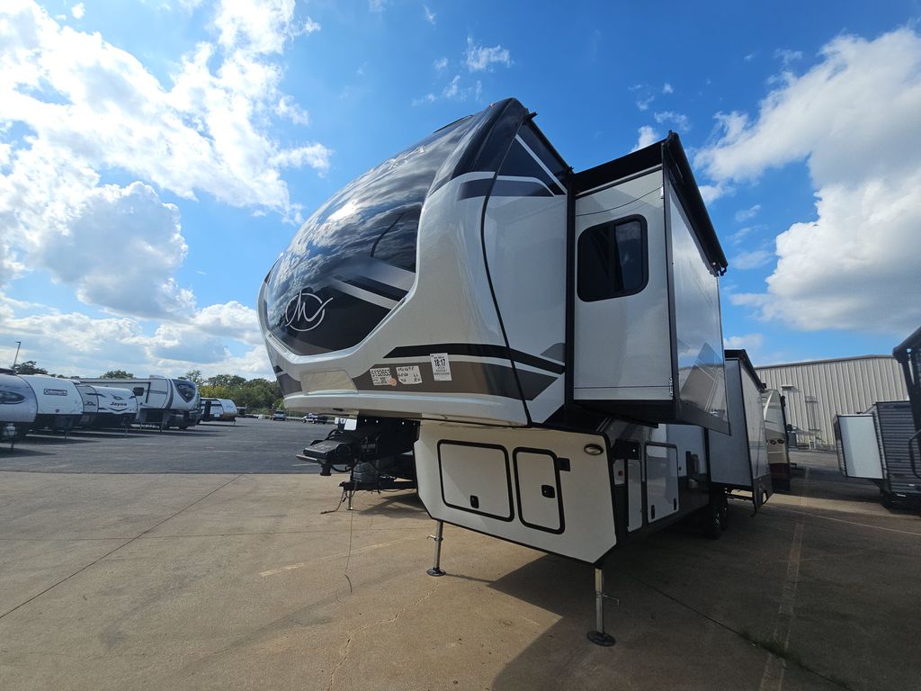 2024 Keystone Montana 331RL photo