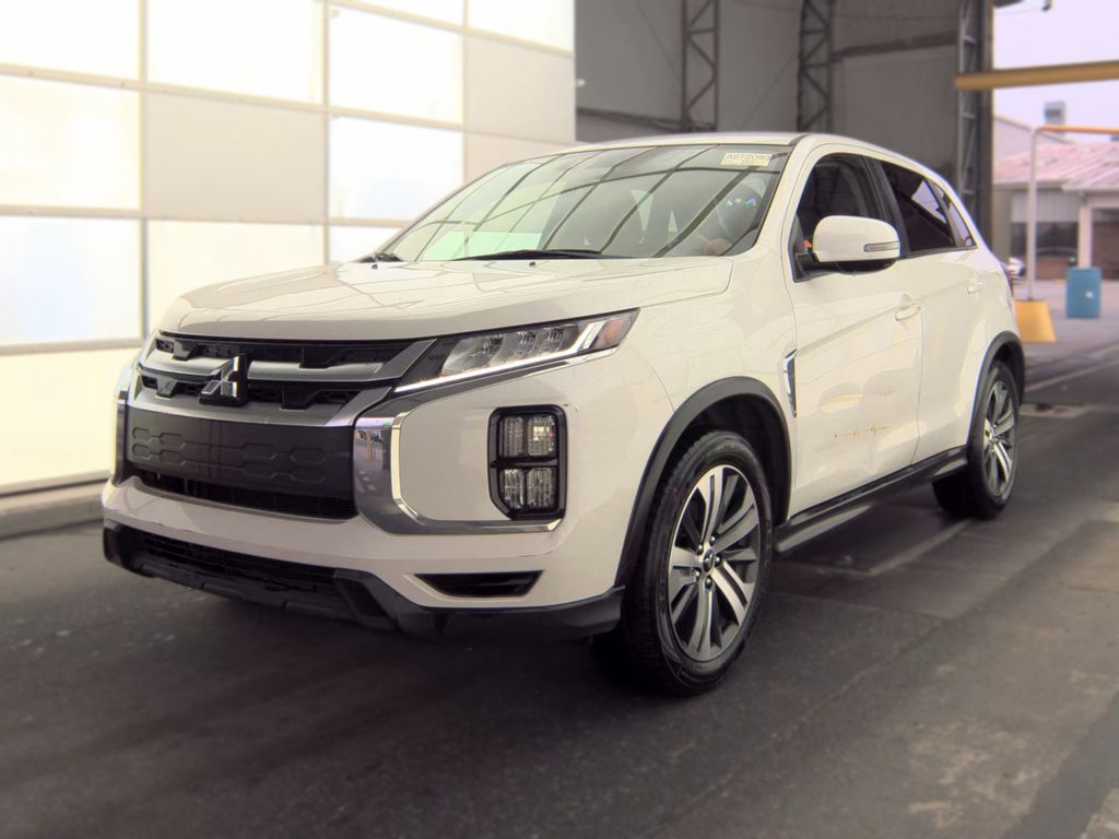 2021 Mitsubishi Outland SPT SE photo