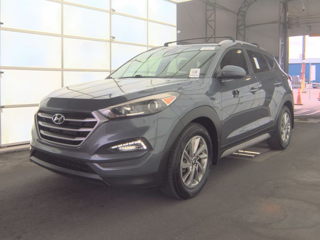 2017 Hyundai Tucson SE photo