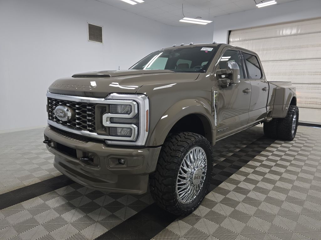 2026 Ford F-450 Lariat DRW photo