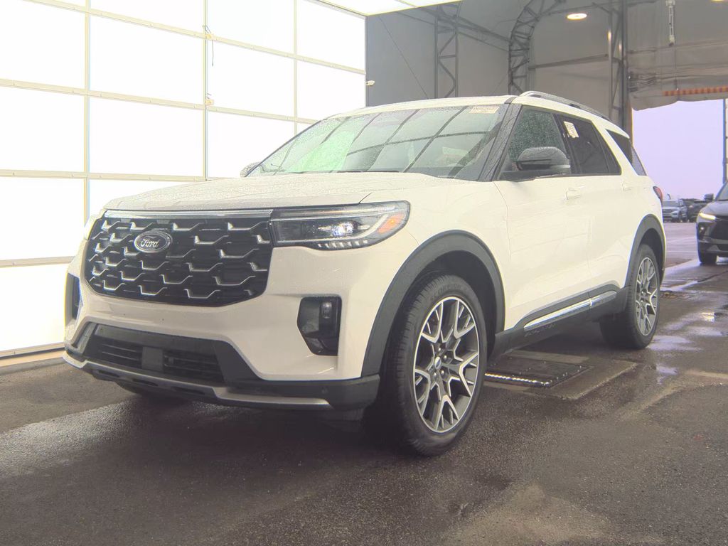 2025 Ford Explorer Platinum photo