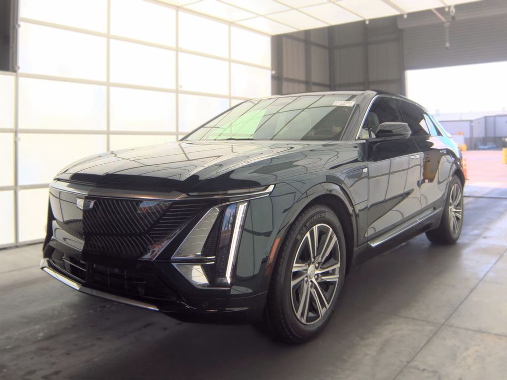 2025 Cadillac Lyriq Luxury 2 photo