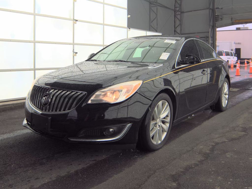 2016 Buick Regal photo