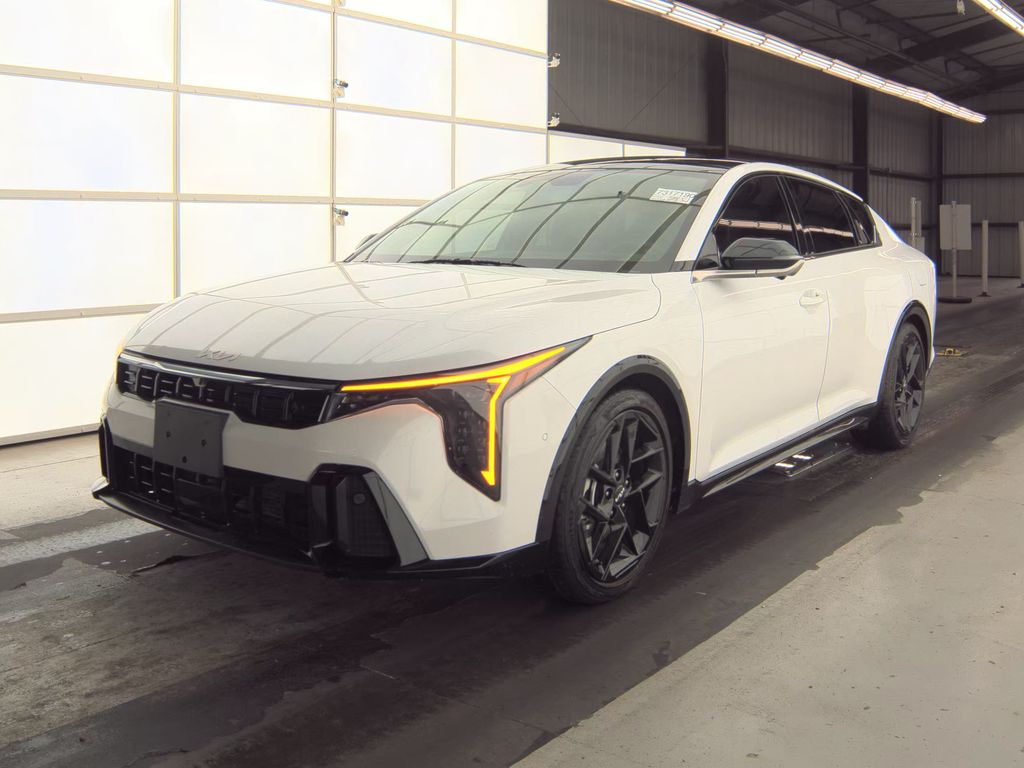 2025 Kia K4 GT-Line photo