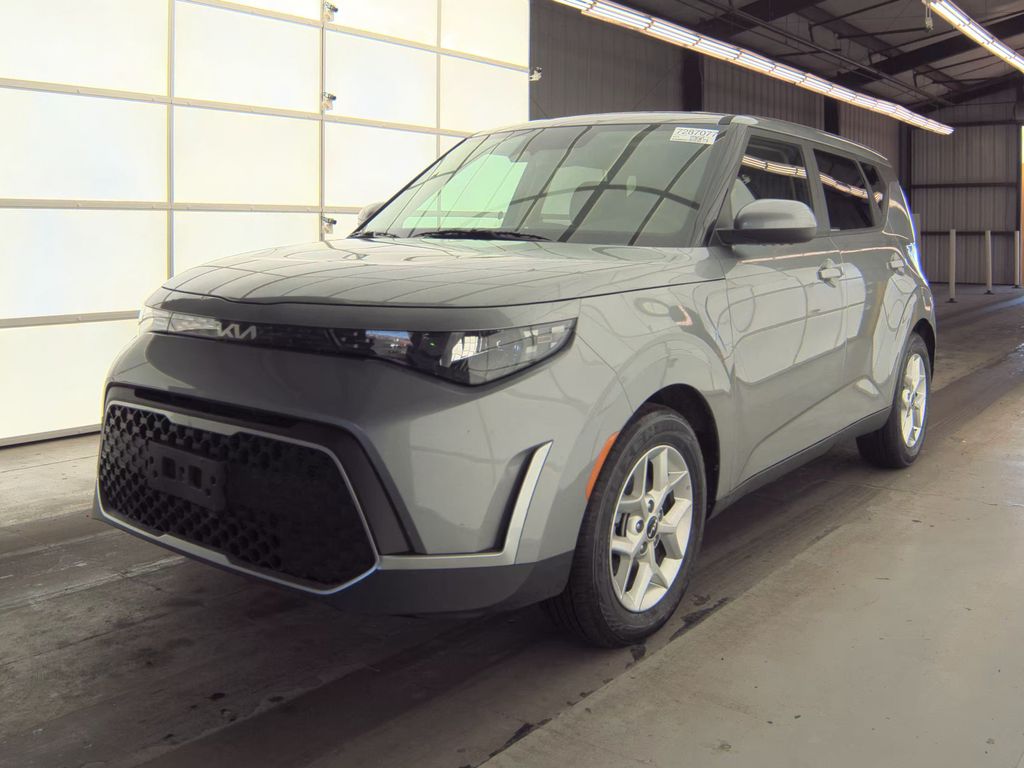2025 Kia Soul LX photo