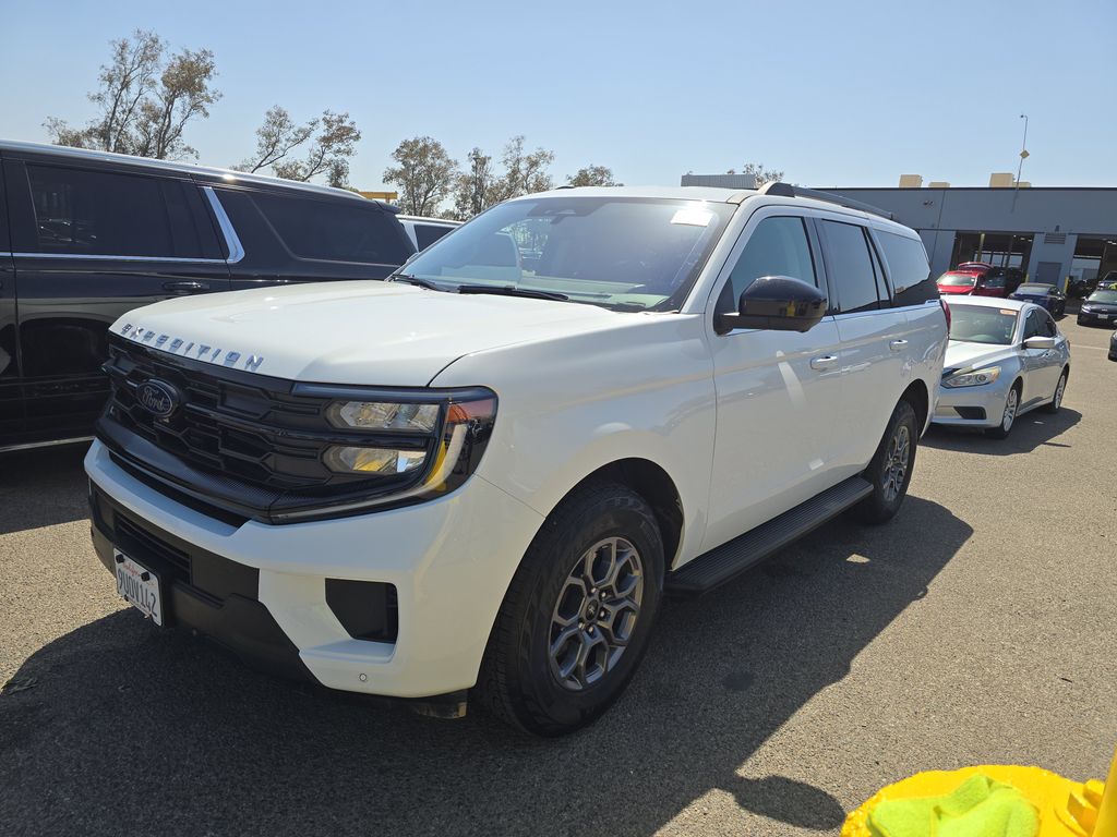 2025 Ford Expedition Active photo