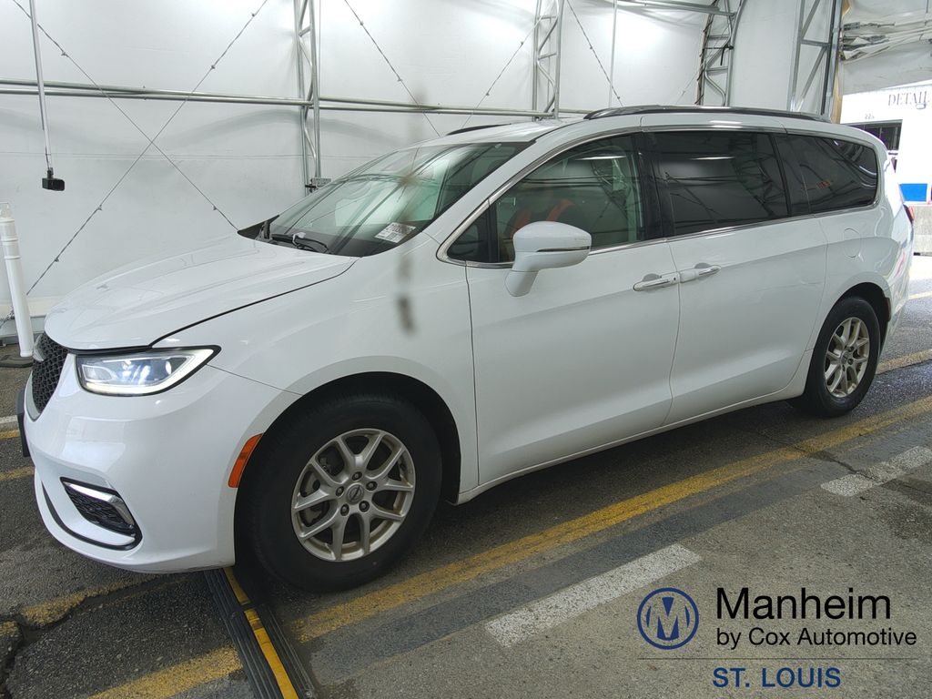 2021 Chrysler Pacifica Touring L photo