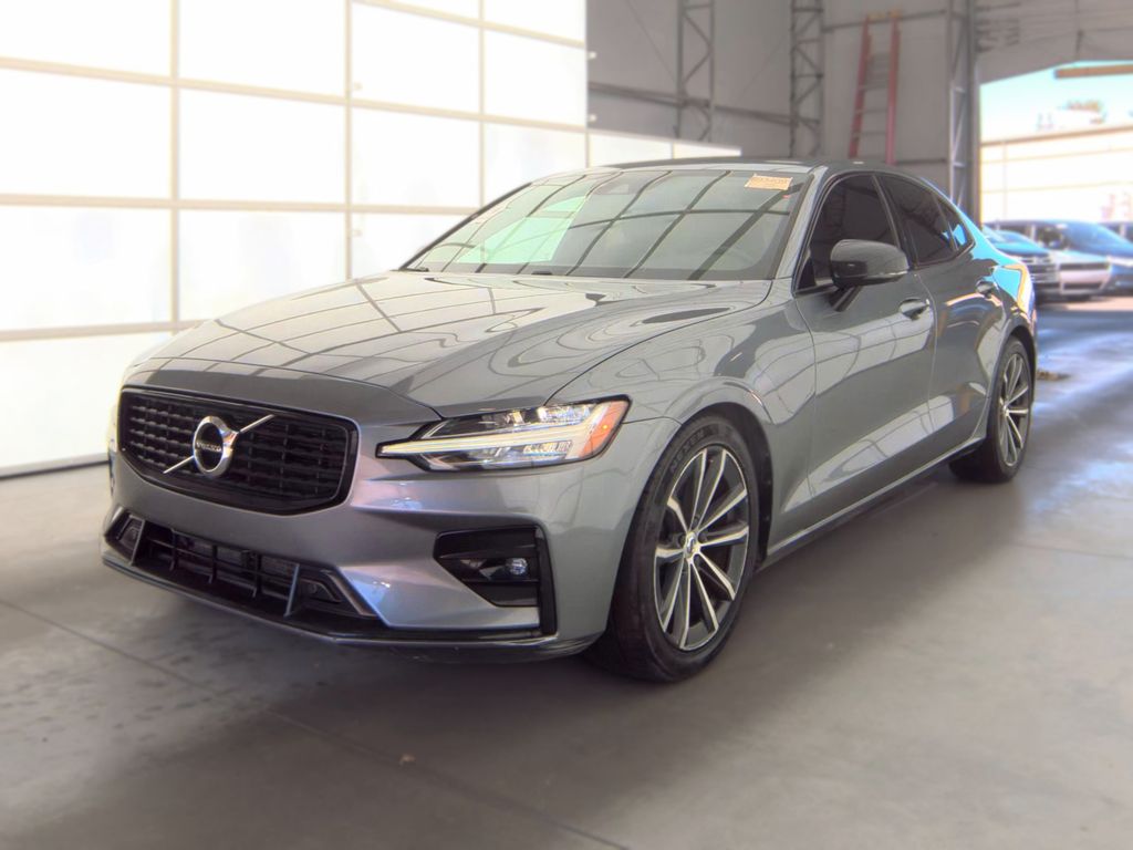 2021 Volvo S60 Momentum photo