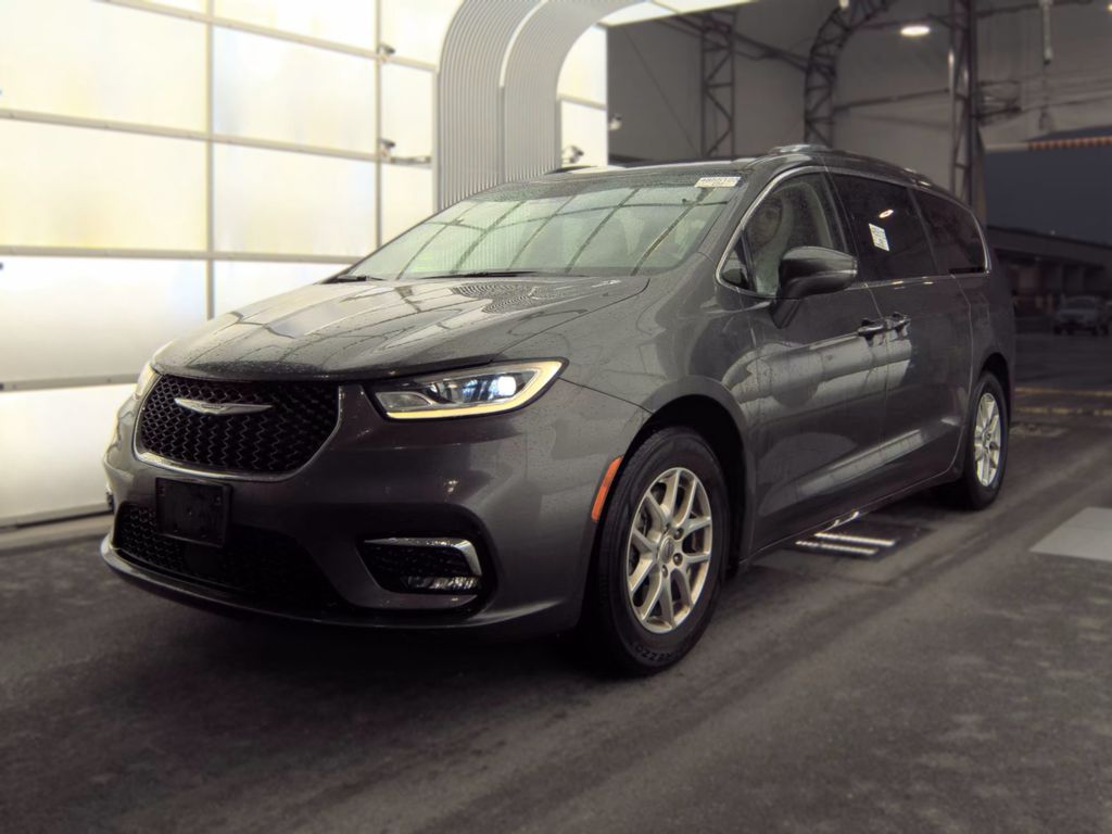 2021 Chrysler Pacifica Touring L photo