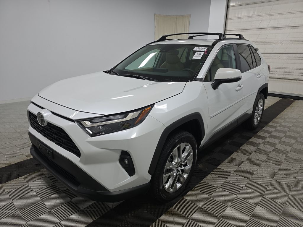2025 Toyota RAV4 XLE Premiu photo