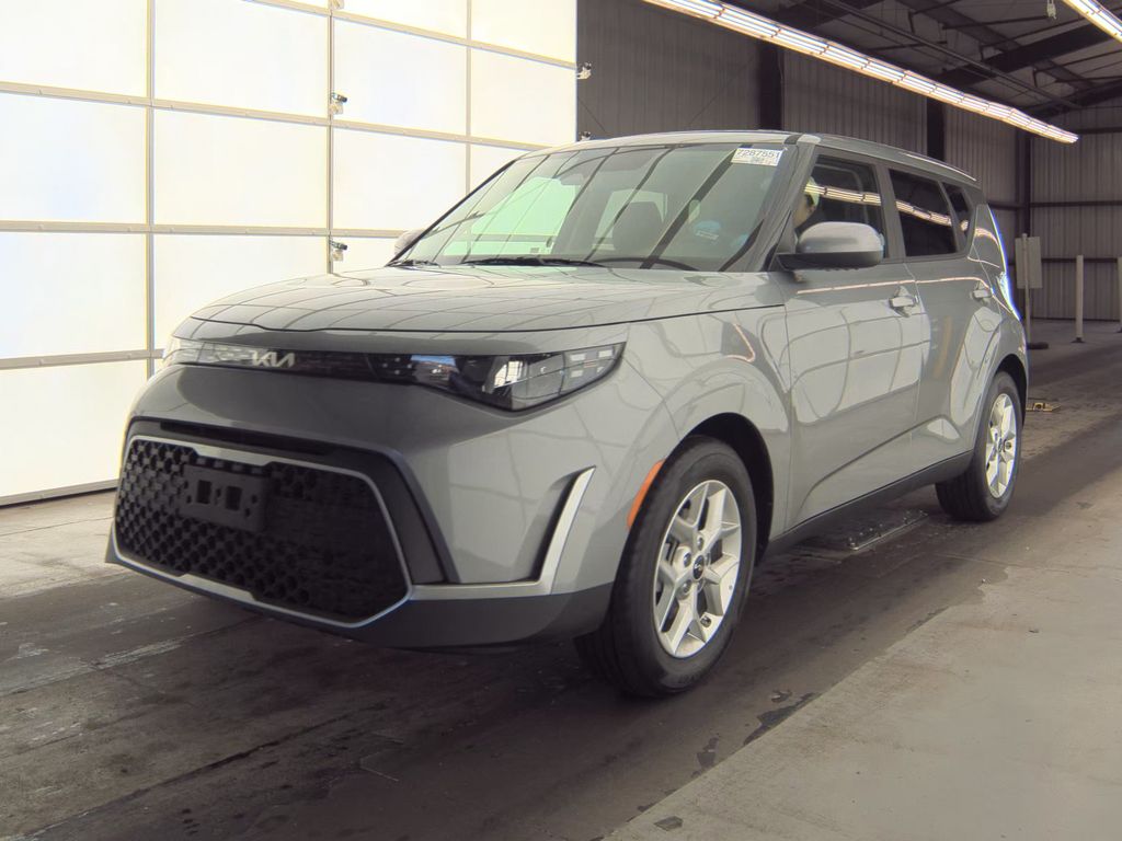 2025 Kia Soul LX photo
