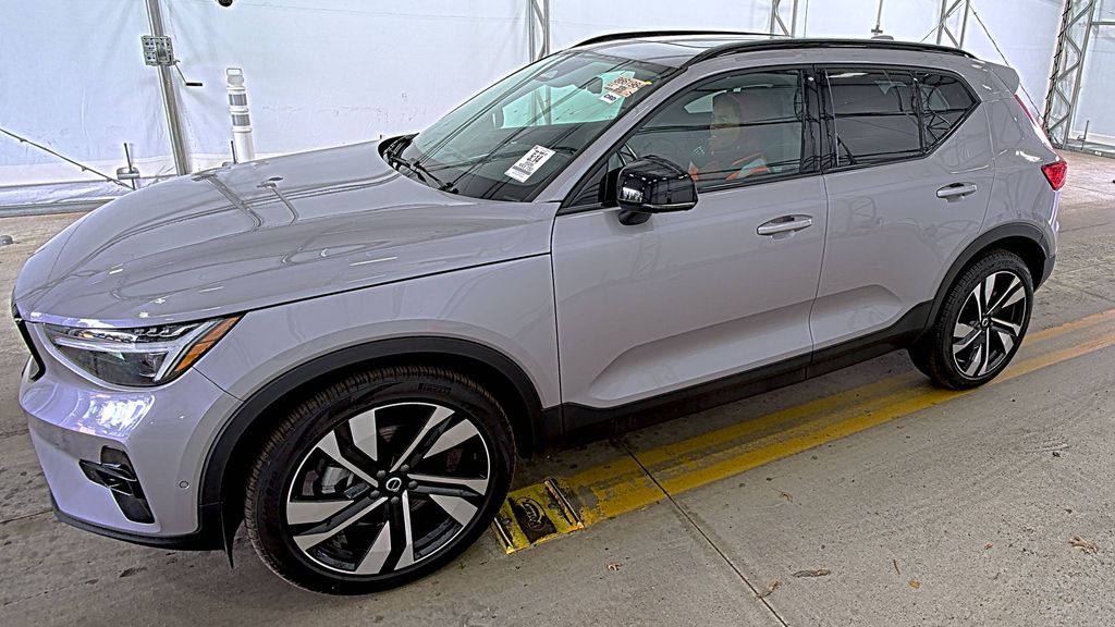 2026 Volvo XC40 Ultra photo