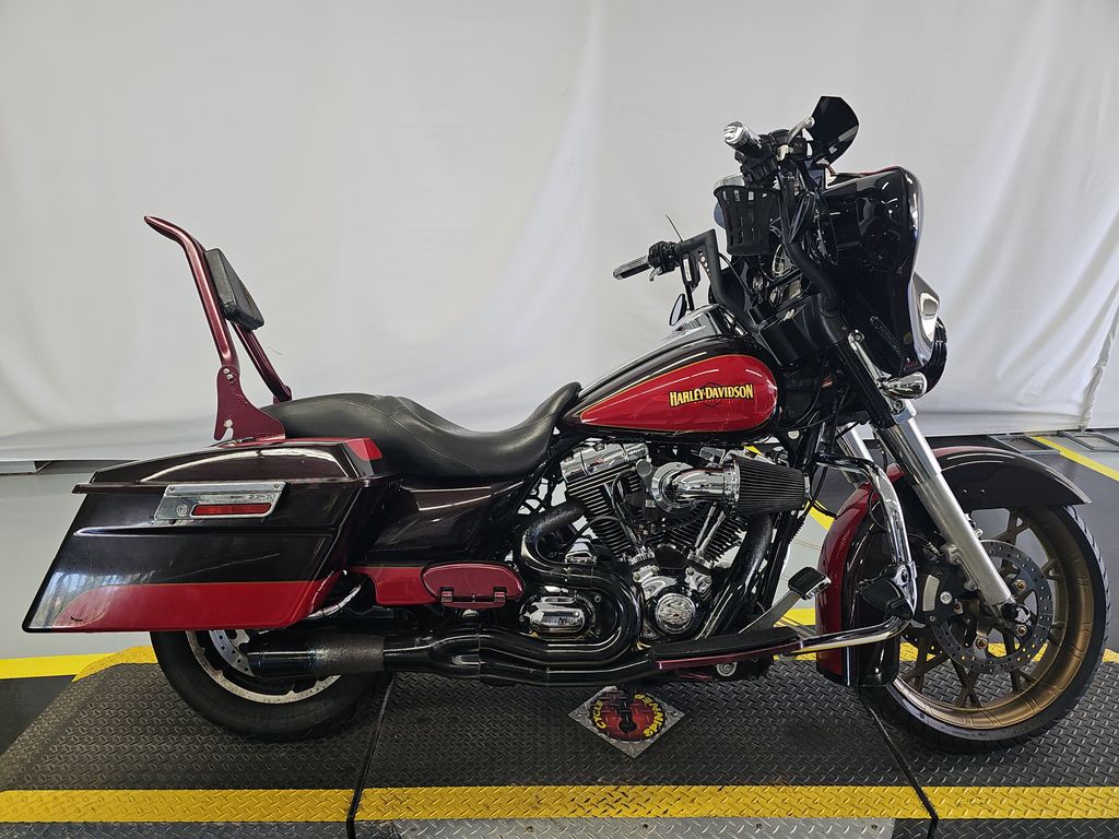2010 Harley-Davidson Flhx photo