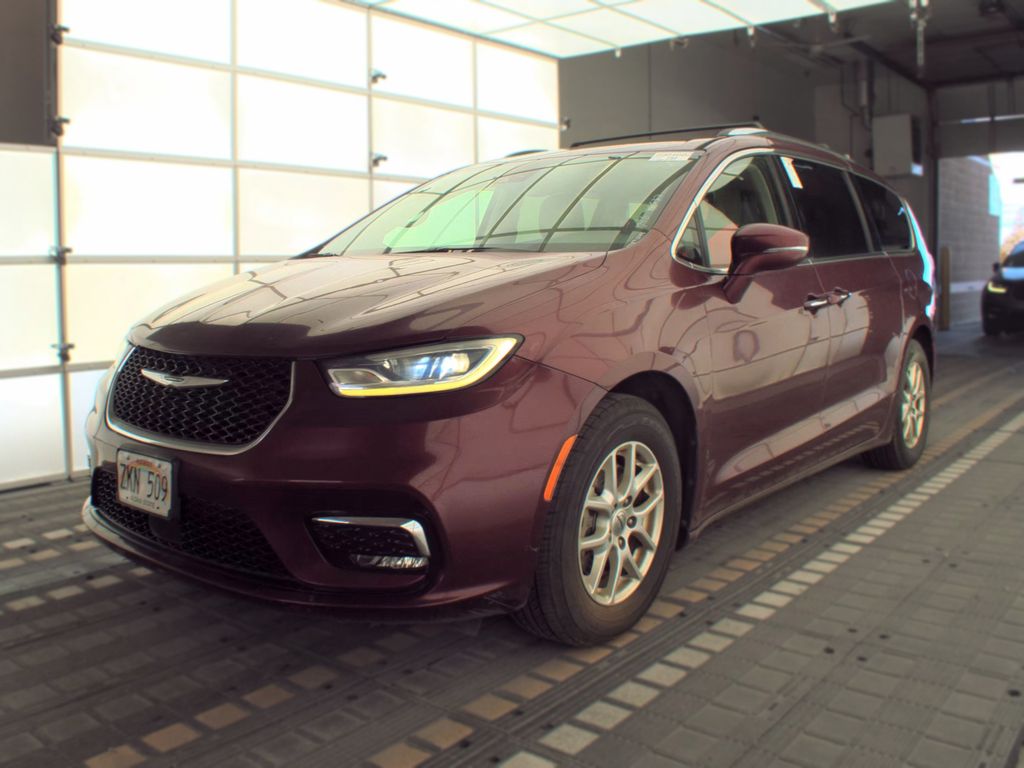 2021 Chrysler Pacifica Touring L photo