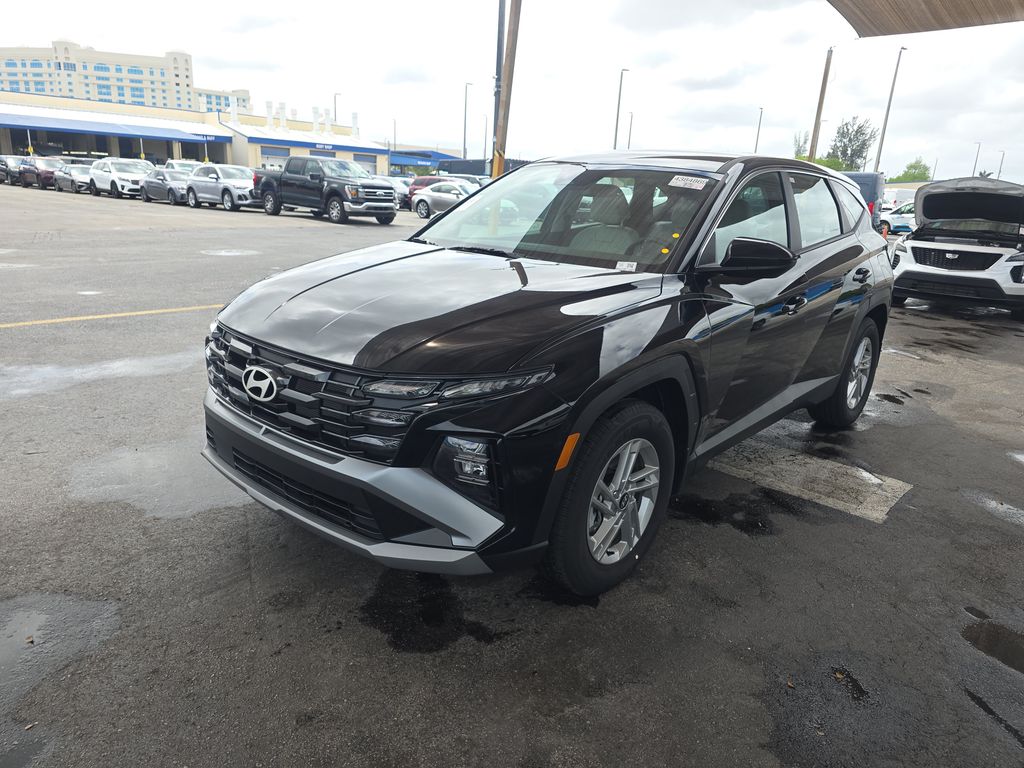 2025 Hyundai Tucson SE photo