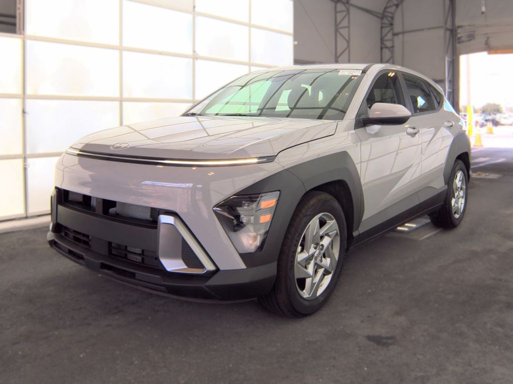 2025 Hyundai Kona SE photo